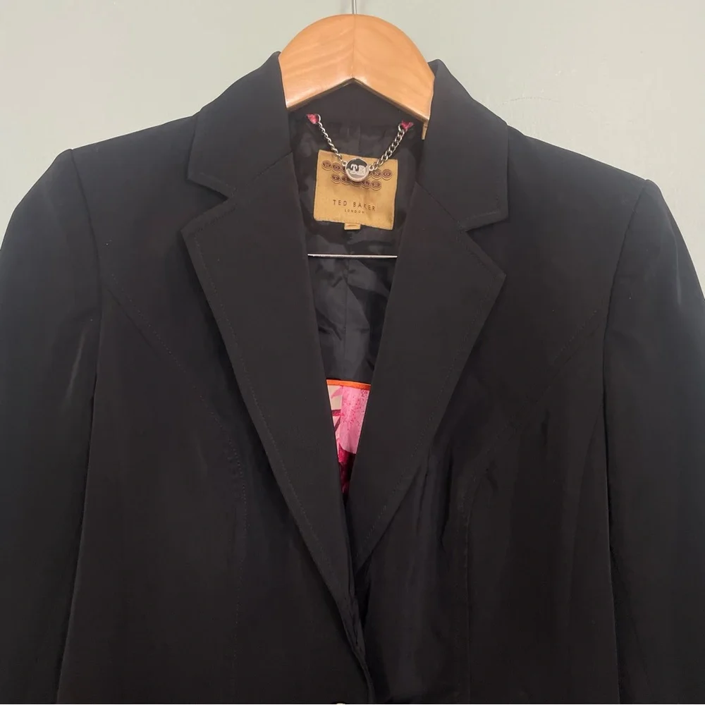 Ted Baker Working‎ Title Jacket Blazer Lined Button Closure Black Size 2